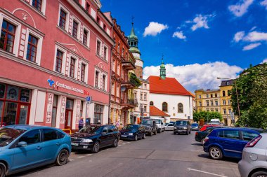 2022-08-02: Eski Jelenia Gora kasabasının güzel mimarisi. Polonya