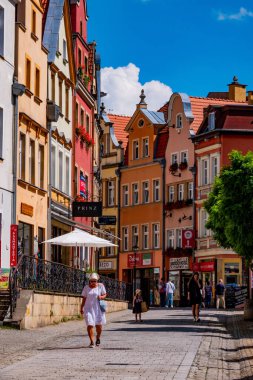 2022-08-02: Eski Jelenia Gora kasabasının güzel mimarisi. Polonya