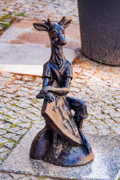 2022 Скульптура Оленя Пересечении Улиц Пилсудского Мая Елены Горы Польша — стоковое фото