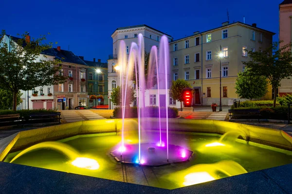 2022 Oświetlenie Nocne Fontanna Historycznej Części Miasta Wałbrzych Polan — Zdjęcie stockowe