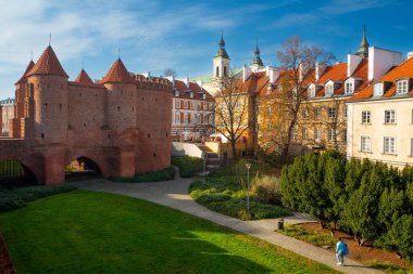Varşova Eski Kasabasında 2022-10-28 Varşova Barbican 'ı. Varşova, Polonya. 