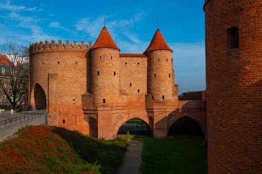 Varşova Eski Kasabasında 2022-10-28 Varşova Barbican 'ı. Varşova, Polonya. 