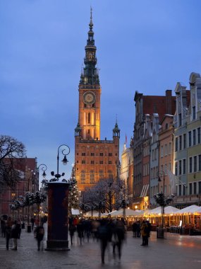 2022-12-09; Long Market. Eski kasaba. Belediye Binası ve Artus Sarayı. Gdansk, Polonya