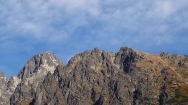 Yüksek Tatra Dağları 'nın yürüyüş tepesinden görünüşü, Stary Smokovec. Slovakya, zaman aşımı