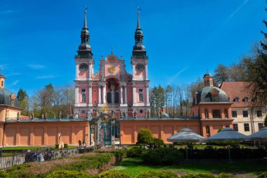 204 23; Marian Sığınağı Swieolipska Bazilikası Kutsal Bakire Meryem 'in Ziyareti - Warmia' daki Swieta Lipka köyü ve Polonya 'daki Mazury