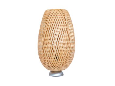 Hasır masa lambası beyaz arkaplanda izole edildi