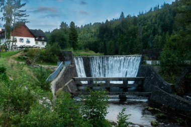 2023-08-02; Jablonowski Sarayı Tiyatro Meydanı 'ndaki Warsaw rdmiecie bölgesinde yer almaktadır. Polonya