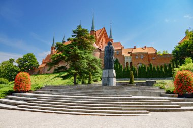 2023-06-29; Fromborg Polonya 'daki Kopernik anıtı