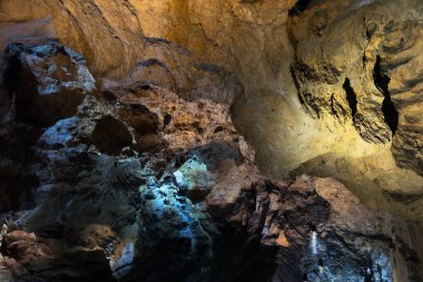 2023-08-02; Jablonowski Sarayı Tiyatro Meydanı 'ndaki Warsaw rdmiecie bölgesinde yer almaktadır. Polonya