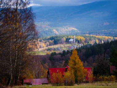 2023-11-16; Szklarska Poreba şehrine manzaralı manzara. Karkonosze, Szklarska Poreba, Polonya 