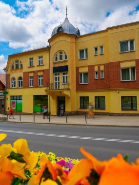 2024-05-25; Polonya 'nın Szklarska Poreba kentinin çiçek ve güzel mimarisi