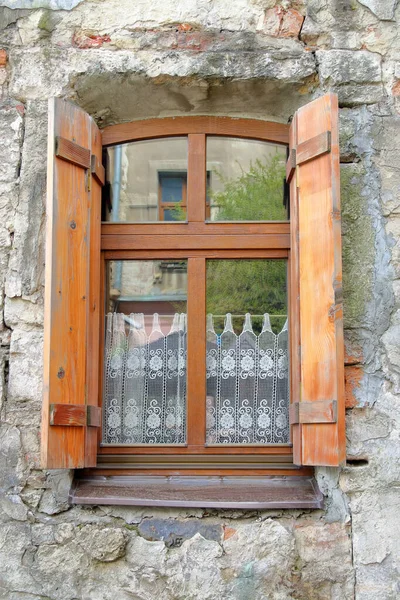 Photo Taken Ukrainian City Lvov Picture Shows Wooden Vintage Window — Stock Photo, Image