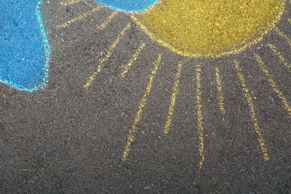 Patriotisch Abstrakter Hintergrund Handgezeichnetes Kreidebild Auf Asphalt Von Gelber Sonne — Stockfoto