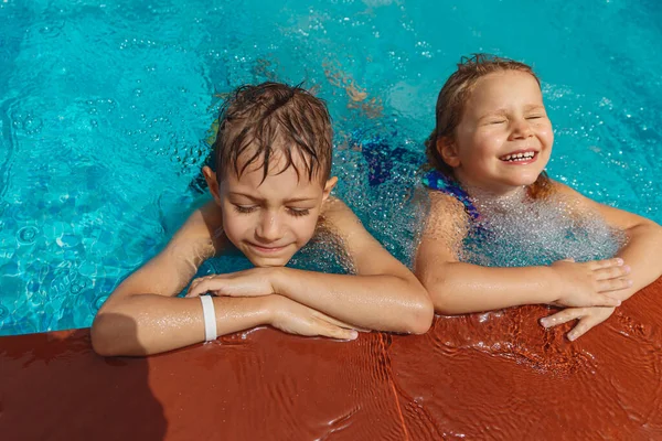 Two Happy Kids Having Fun Pool Little Brother Sister Pleasure — Stock Photo, Image