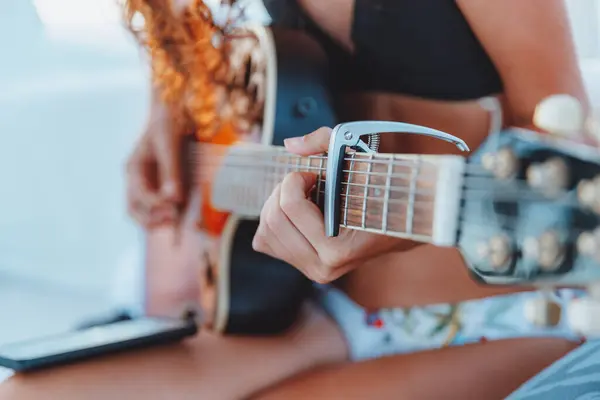 Young Red Haired Girl Plays Guitar Warm Summer Beach Sun รูปภาพสต็อกที่ปลอดค่าลิขสิทธิ์