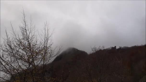 Промежуток Времени Туманный Горный Ландшафт Джиффони Валле Пиана Южная Италия — стоковое видео