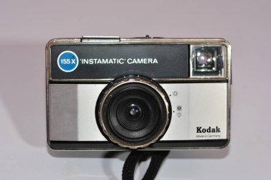 GiFFONI VALİNA PİANA - 5 Nisan 2023: KODAK 155 X INSTAMATIC, Vintage Point & SHOOT Film Camera Made in Germany.