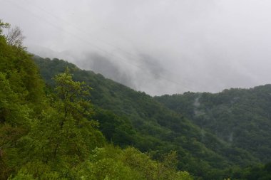 Giffoni Valle Piana 'da sisli dağ manzarası, Güney İtalya, 15 Mayıs 2023.