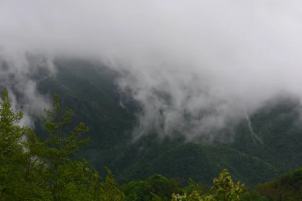 Paesaggio Montano Con Nebbia Giffoni Valle Piana Maggio 2023 — Foto Stock