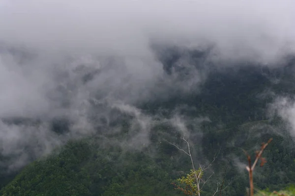 Paisagem Montanhosa Com Nevoeiro Giffoni Valle Piana Sul Itália Maio — Fotografia de Stock