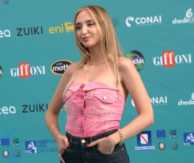 GIFFONI VALLE PİANA - 20 Temmuz 2023: Federica Morrone namı diğer FEM 20 Temmuz 2023 'te Giffoni Film Festivali' nde Giffoni Valle Piana, İtalya.