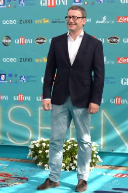 GIFFONI VALLE PIANA - 20 Temmuz 2023: İtalya 'da Peugeot markasının yönetmeni Thierry Lonziano, Giffoni Film Festivali 2023 - 20 Temmuz 2023 tarihinde Giffoni Valle Piana, İtalya.