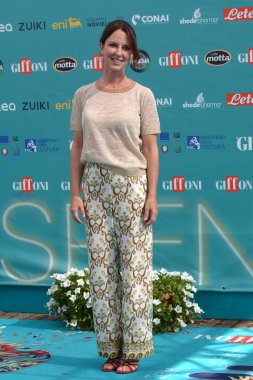 GiFFONI VALİNA PİANA - 21 Temmuz 2023: Giffoni Film Festivali 2023 Caterina Guzzanti - 21 Temmuz 2023 Giffoni Valle Piana, İtalya.