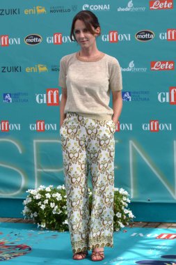 GiFFONI VALİNA PİANA - 21 Temmuz 2023: Giffoni Film Festivali 2023 Caterina Guzzanti - 21 Temmuz 2023 Giffoni Valle Piana, İtalya.