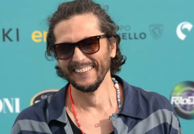 GiFFONI VALLE PİANA - 24 Temmuz 2023: Giffoni Film Festivali 2023 Ermal Meta - 24 Temmuz 2023 Giffoni Valle Piana, İtalya.