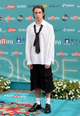 GiFFONI VALLE PIANA - 22 Temmuz 2023: Giovanni Pietro Damian namı diğer Sangiovanni Giffoni Film Festivali 2023 - 22 Temmuz 2023 tarihinde Giffoni Valle Piana, İtalya.