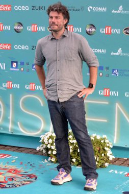 GiFFONI VALLE PİANA - 23 Temmuz 2023: Giffoni Film Festivali 2023 Sydney Sibilia - 23 Temmuz 2023 Giffoni Valle Piana, İtalya.