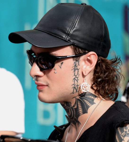 GIFFONI VALLE PIANA, ITALY - 25 июля 2023: Мануэль Франко Рокати, он же Rosa Chemical на кинофестивале Giffoni 2023 - 25 июля 2023 года в Гиффони Валле Пиана, Италия.