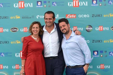 Giffoni Film Festivali 2023 'te Giffoni Valle Piana, İtalya' da 25 Temmuz 2023 'te Giffoni Valle Piana' da Mara De Donato, Vittorio Cuciniello ve Salvatore De Marco.