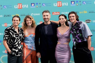 GIFFONI VALLE PIANA - 29 Temmuz 2023: Enea Barozzi, Fiorenza D 'Antonio, Raoul Bova, Chiara Bordi ve Vittorio Magazzu' nun Giffoni Film Festivali 2023 - 29 Temmuz 2023 tarihinde Giffoni Valle Piana, İtalya.