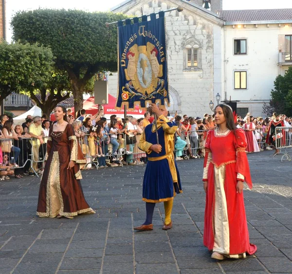 Teggiano Italien Augusti 2023 Medeltidsfestival Alla Vid Bordet Med Prinsessan — Stockfoto