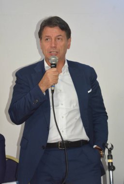 SALERNO, İtalya - 14 Eylül 2023: Giuseppe Conte Beş Yıldız Hareketi başkanı 14 Eylül 2023 'te İtalya' nın Salerno kentini ziyaret etti..
