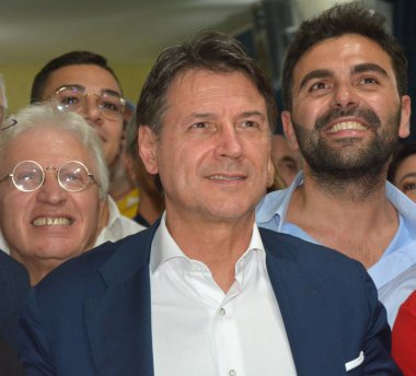 SALERNO, İtalya - 14 Eylül 2023: Giuseppe Conte Beş Yıldız Hareketi başkanı 14 Eylül 2023 'te İtalya' nın Salerno kentini ziyaret etti..