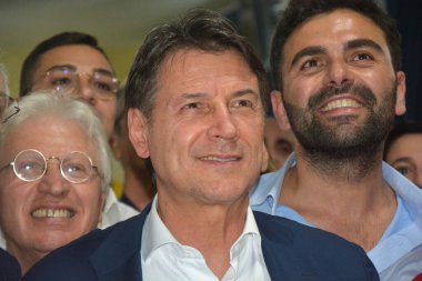 SALERNO, İtalya - 14 Eylül 2023: Giuseppe Conte Beş Yıldız Hareketi başkanı 14 Eylül 2023 'te İtalya' nın Salerno kentini ziyaret etti..