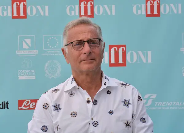 GIFFONI VALLE PIANA - 19 Temmuz 2024: Paolo Bonolis Giffoni Film Festivali 2024 - 19 Temmuz 2024 Giffoni Valle Piana, İtalya.