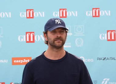 GIFFONI VALLE PIANA - 25 Temmuz 2024: Alessandro Borghi Giffoni Film Festivali 2024 - 25 Temmuz 2024 tarihinde Giffoni Valle Piana, İtalya.