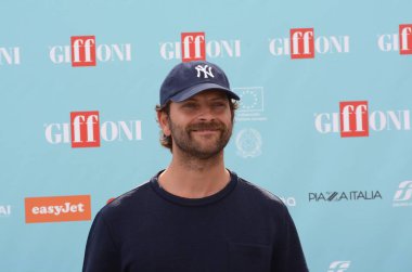 GIFFONI VALLE PIANA - 25 Temmuz 2024: Alessandro Borghi Giffoni Film Festivali 2024 - 25 Temmuz 2024 tarihinde Giffoni Valle Piana, İtalya.