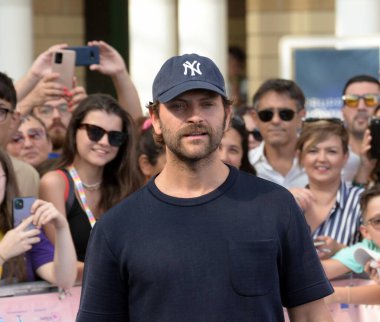 GIFFONI VALLE PIANA - 25 Temmuz 2024: Alessandro Borghi Giffoni Film Festivali 2024 - 25 Temmuz 2024 tarihinde Giffoni Valle Piana, İtalya.