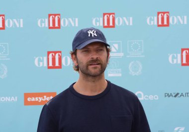GIFFONI VALLE PIANA - 25 Temmuz 2024: Alessandro Borghi Giffoni Film Festivali 2024 - 25 Temmuz 2024 tarihinde Giffoni Valle Piana, İtalya.