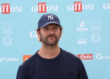 GIFFONI VALLE PIANA - 25 Temmuz 2024: Alessandro Borghi Giffoni Film Festivali 2024 - 25 Temmuz 2024 tarihinde Giffoni Valle Piana, İtalya.