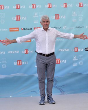 GIFFONI VALLE PIANA - 27 Temmuz 2024: Giffoni Film Festivali 'nde Bakan Andrea Abodi - 27 Temmuz 2024 Giffoni Valle Piana, İtalya.