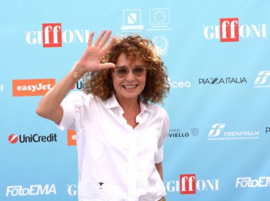 GIFFONI VALLE PIANA - 28 Temmuz 2024: Valeria Golino Giffoni Film Festivali 2024 - 28 Temmuz 2024 Giffoni Valle Piana, İtalya.