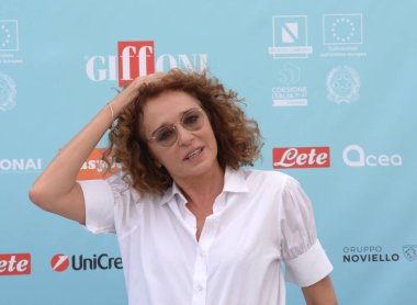 GIFFONI VALLE PIANA - 28 Temmuz 2024: Valeria Golino Giffoni Film Festivali 2024 - 28 Temmuz 2024 Giffoni Valle Piana, İtalya.