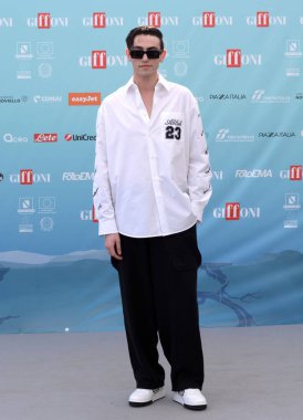 GiFFONI VALLE PİANA - 28 Temmuz 2024: Michele Bravi Giffoni Film Festivali 2024 - 28 Temmuz 2024 Giffoni Valle Piana, İtalya.