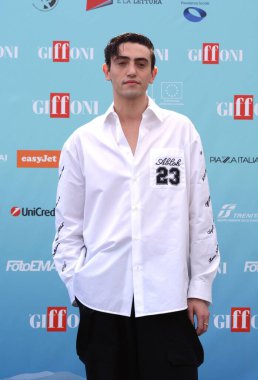 GiFFONI VALLE PİANA - 28 Temmuz 2024: Michele Bravi Giffoni Film Festivali 2024 - 28 Temmuz 2024 Giffoni Valle Piana, İtalya.