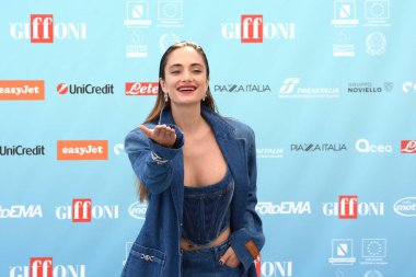 GIFFONI VALLE PIANA - 21 Temmuz 2024: Denise Capezza Giffoni Film Festivali 2024 - 21 Temmuz 2024 Giffoni Valle Piana, İtalya.